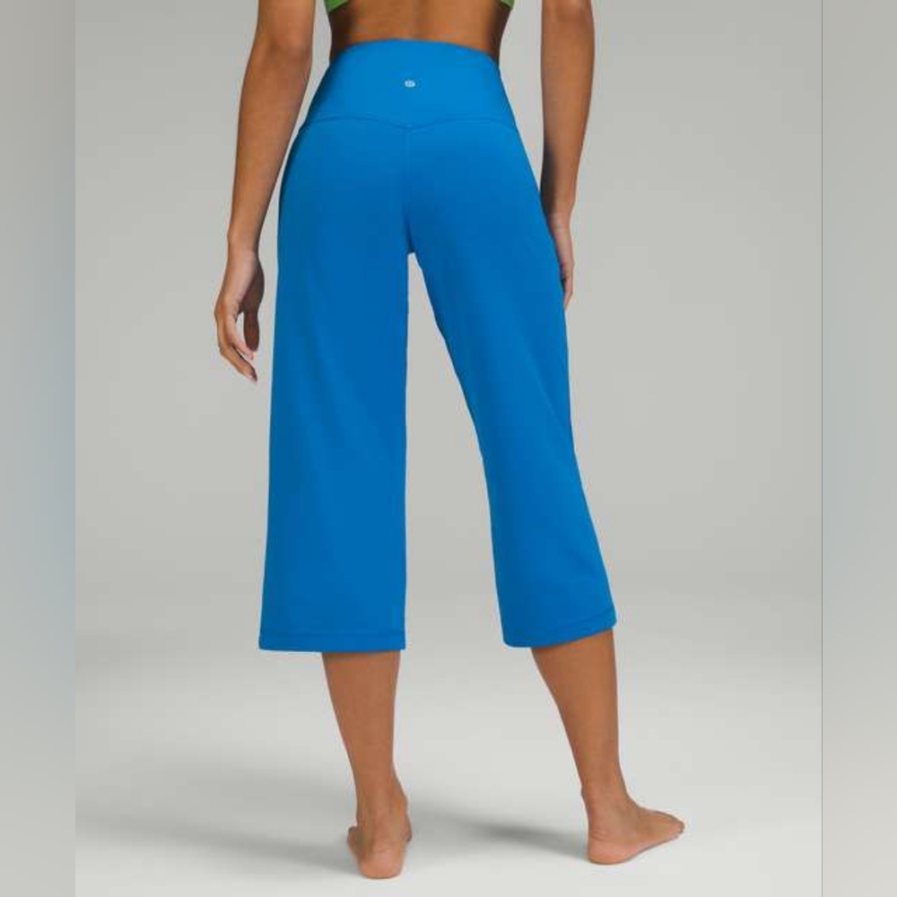 Lululemon Athletica NWOT High Rise Align Wide Leg Crop Size 6